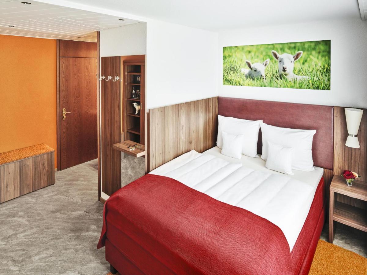 Hotel Lamm Ostfildern Exteriör bild