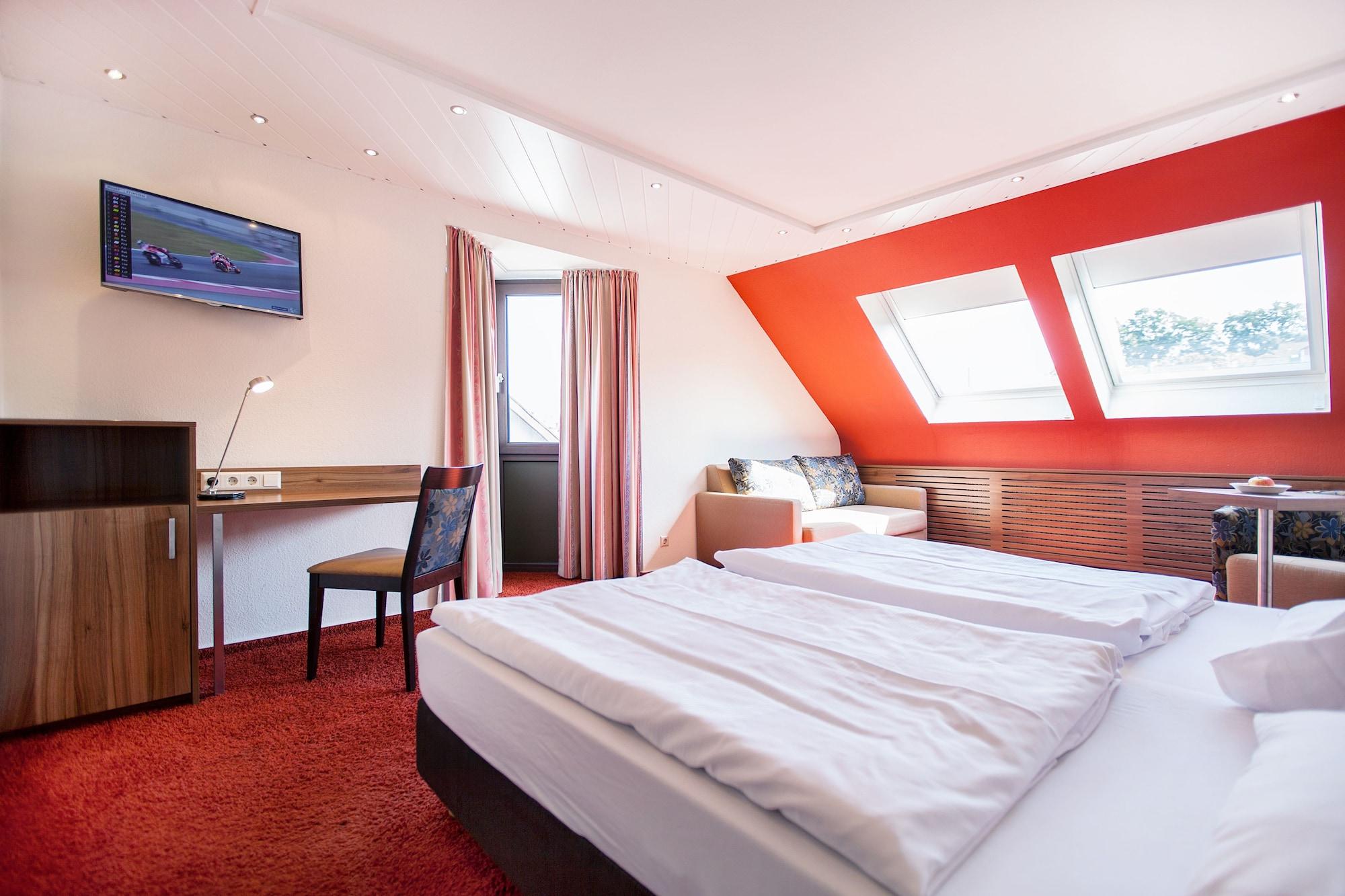 Hotel Lamm Ostfildern Exteriör bild