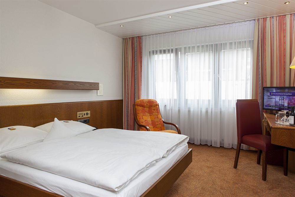 Hotel Lamm Ostfildern Exteriör bild